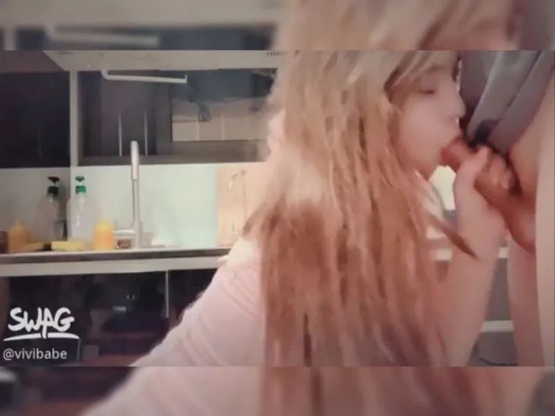 Hoá thân thành nhân viên bênh viện xinh xxx với bạn trai