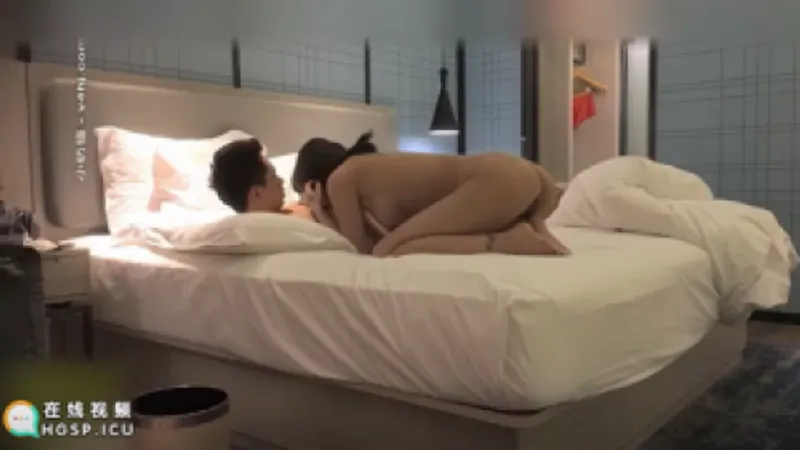 Sung sướng với bạn gái thích làm tình