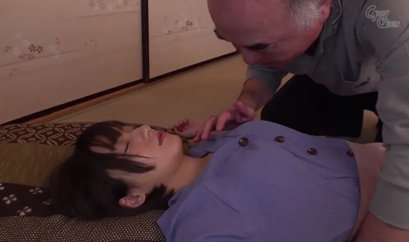 Bố gã chồng vô tình làm vợ sắp cưới của con trai ngất xỉu rồi sau đó …