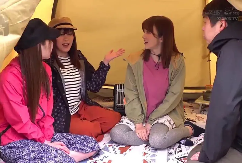 Chuyện lạ đời, chồng yêu thay vợ đi cắm trại với mấy cô bạn của bà xã ở khu phố…