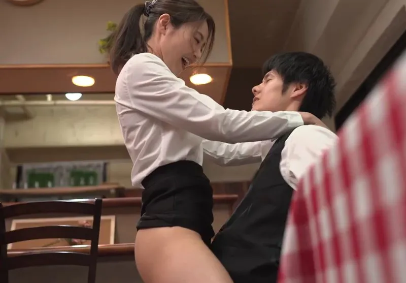 Cậu trai trẻ xxx cô đồng nghiệp có người chồng nhưng chồng “yếu”